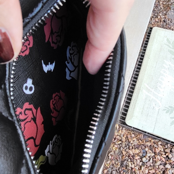 Nightmare Before Christmas Bioworld Black With Red/white Rose Patterned Backpack - Picture 14 of 16